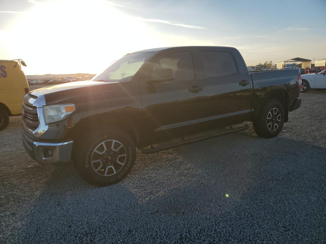 TOYOTA TUNDRA CRE 2015