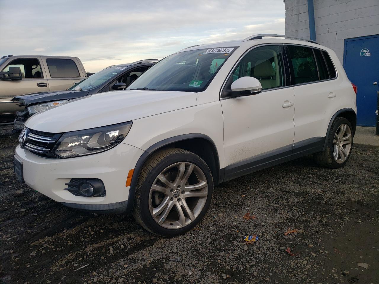 VOLKSWAGEN TIGUAN S 2013