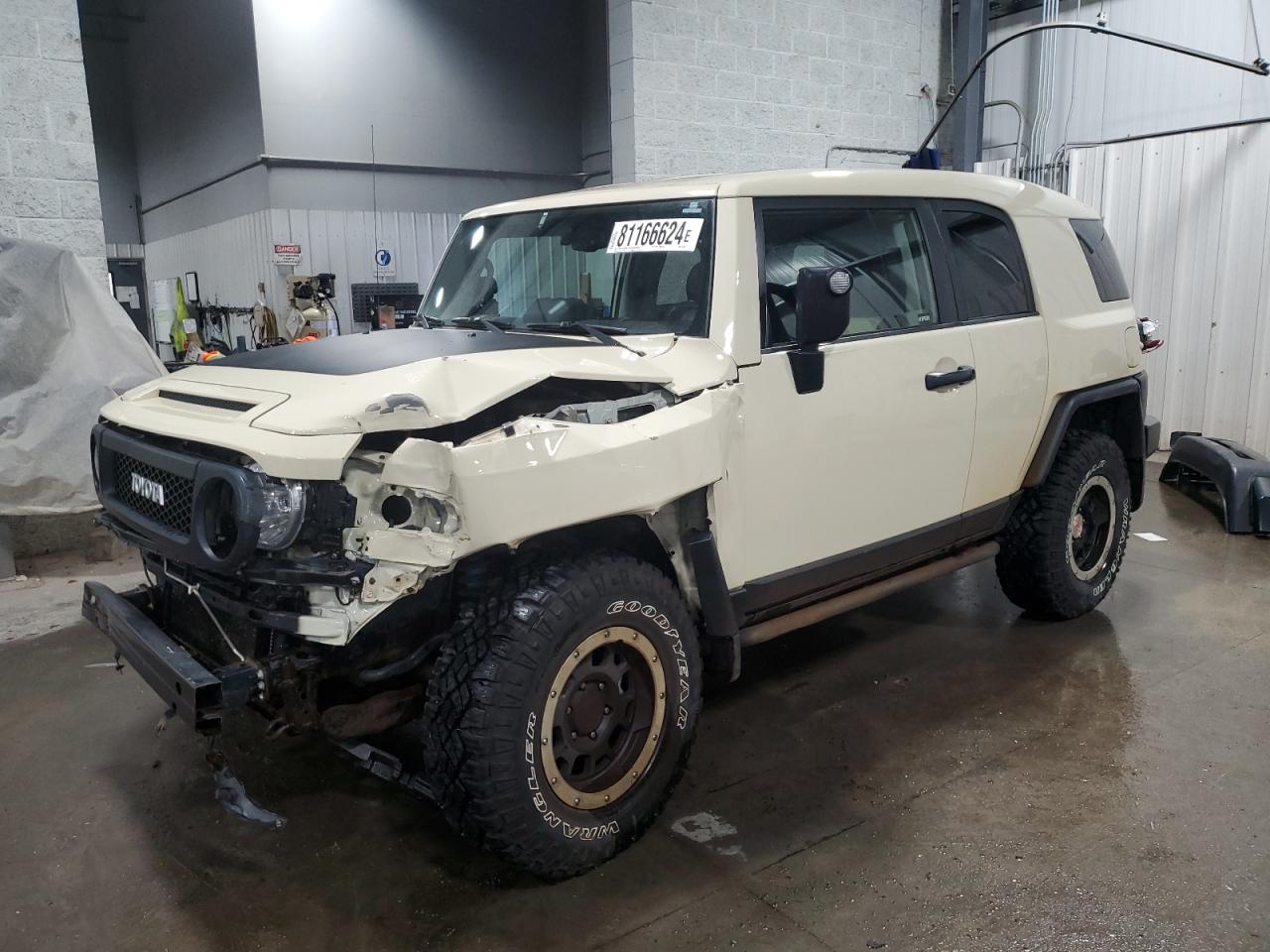 TOYOTA FJ CRUISER 2010