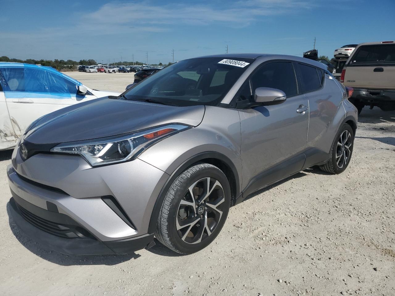 TOYOTA C-HR XLE 2019
