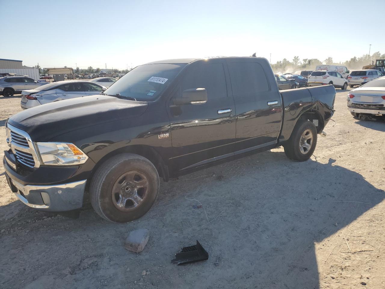 RAM 1500 SLT 2015