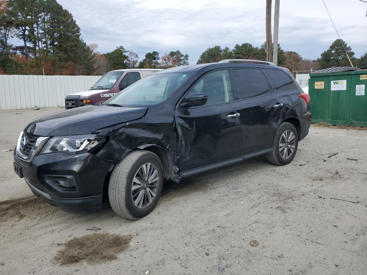NISSAN PATHFINDER 2019