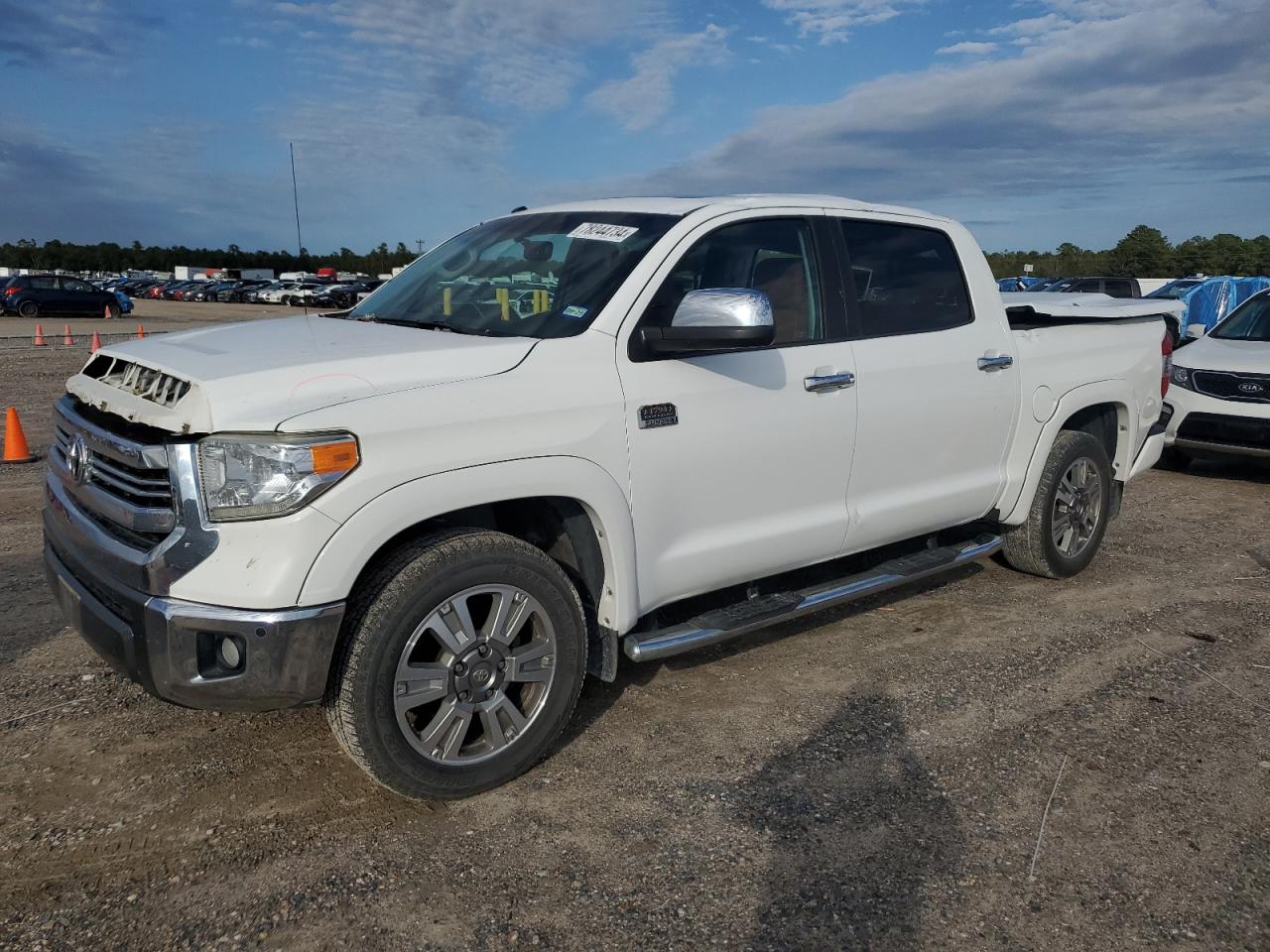 TOYOTA TUNDRA CRE 2016