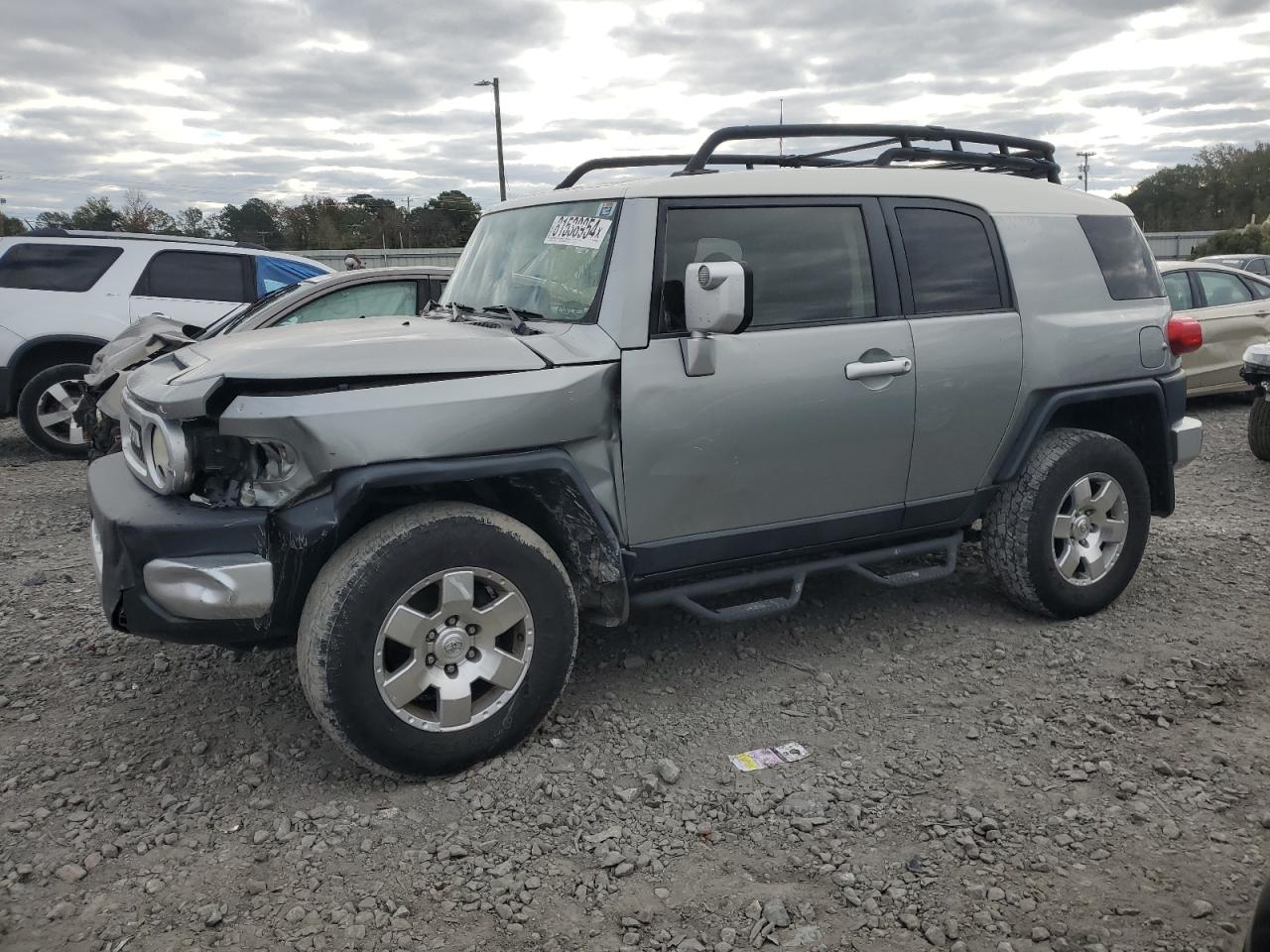 TOYOTA FJ CRUISER 2010