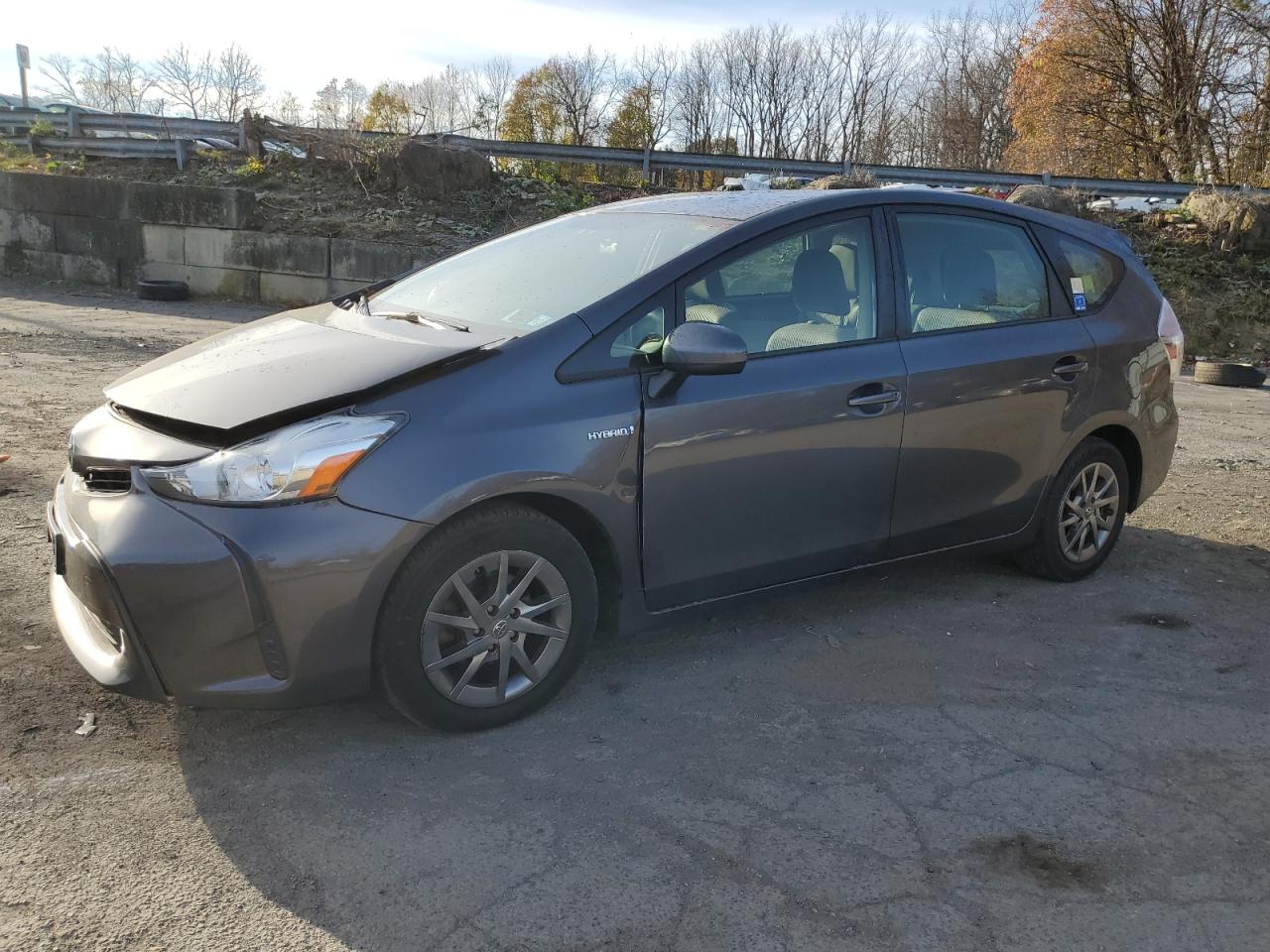 TOYOTA PRIUS V 2017