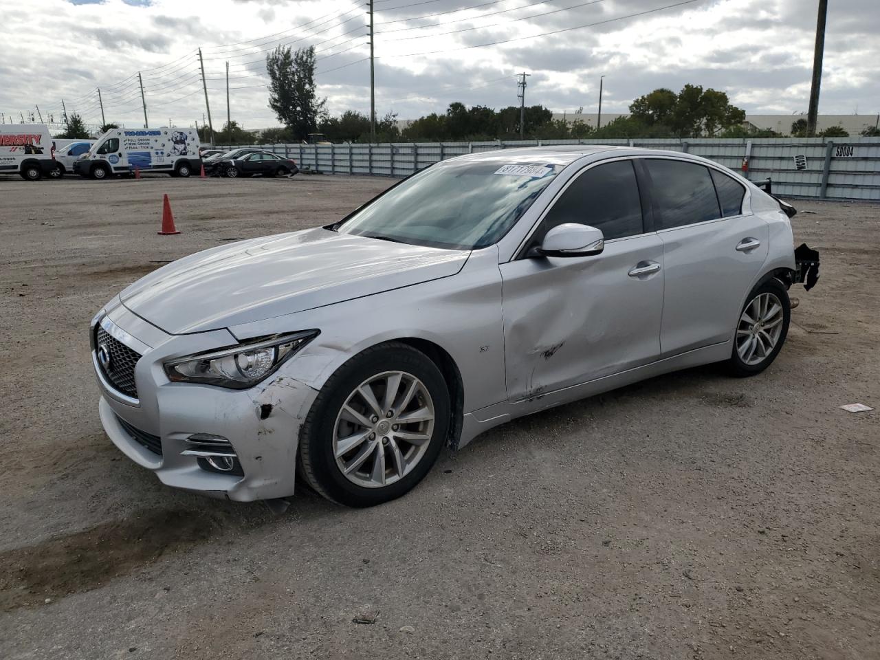 INFINITI Q50 BASE 2015