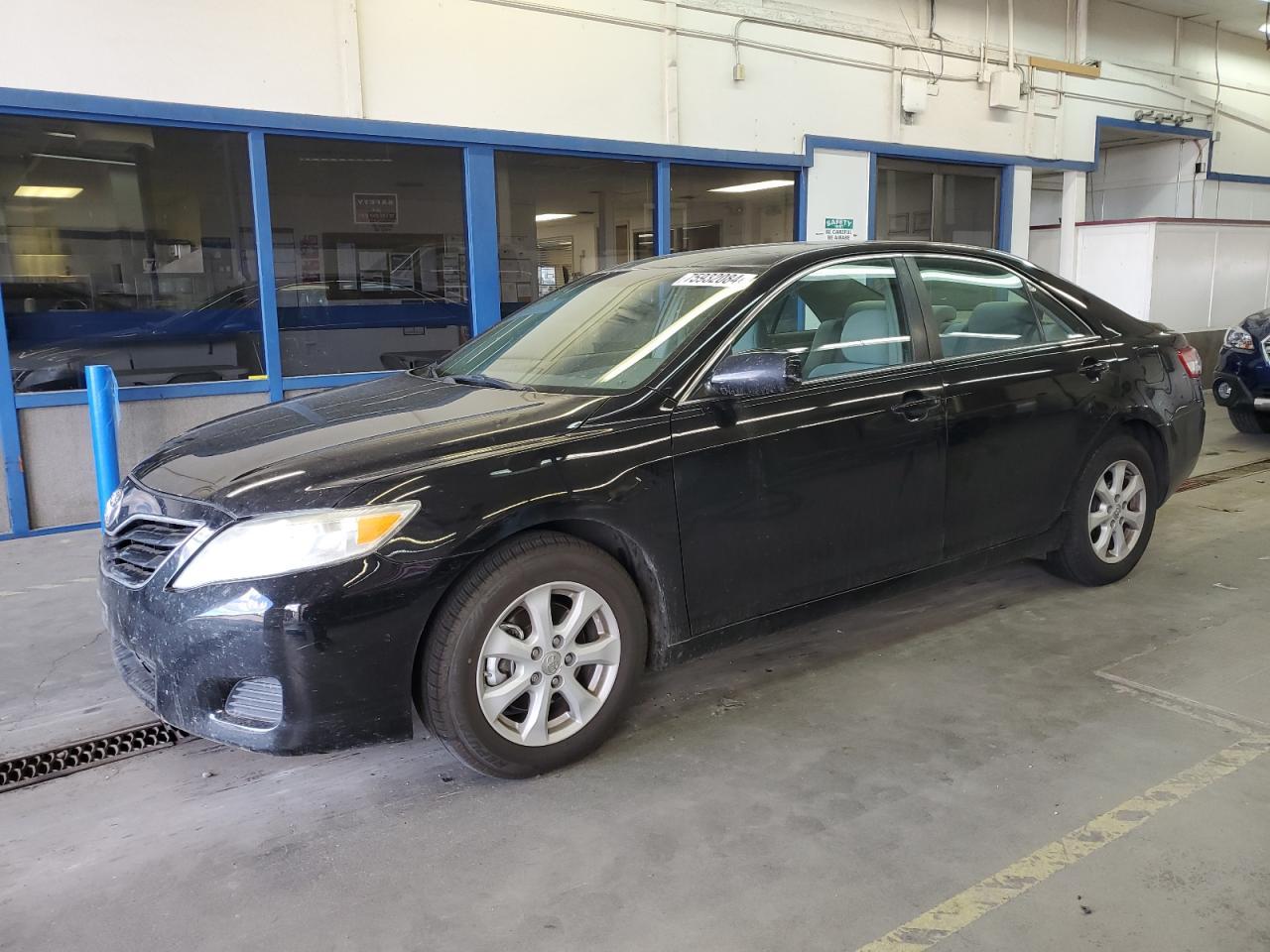 TOYOTA CAMRY BASE 2011