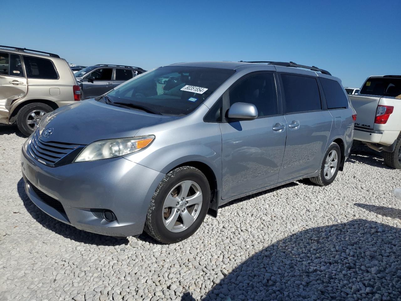 TOYOTA SIENNA LE 2017
