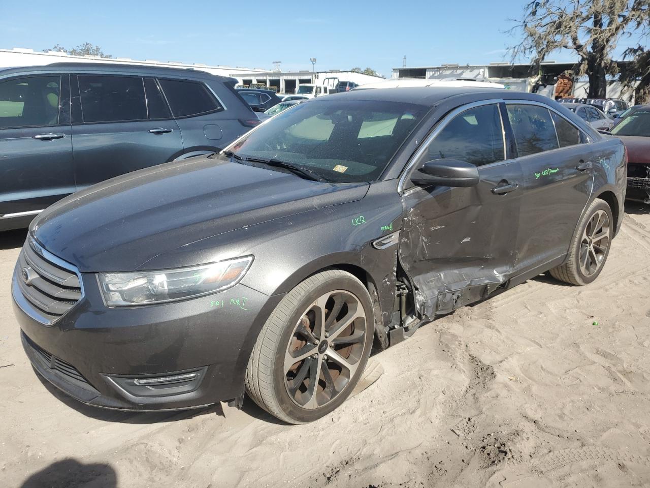 FORD TAURUS SEL 2015