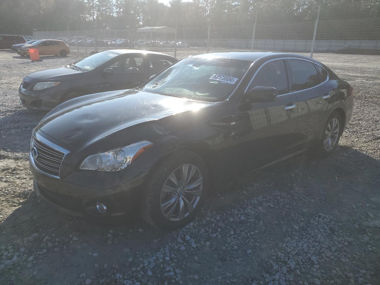 INFINITI M37 2013