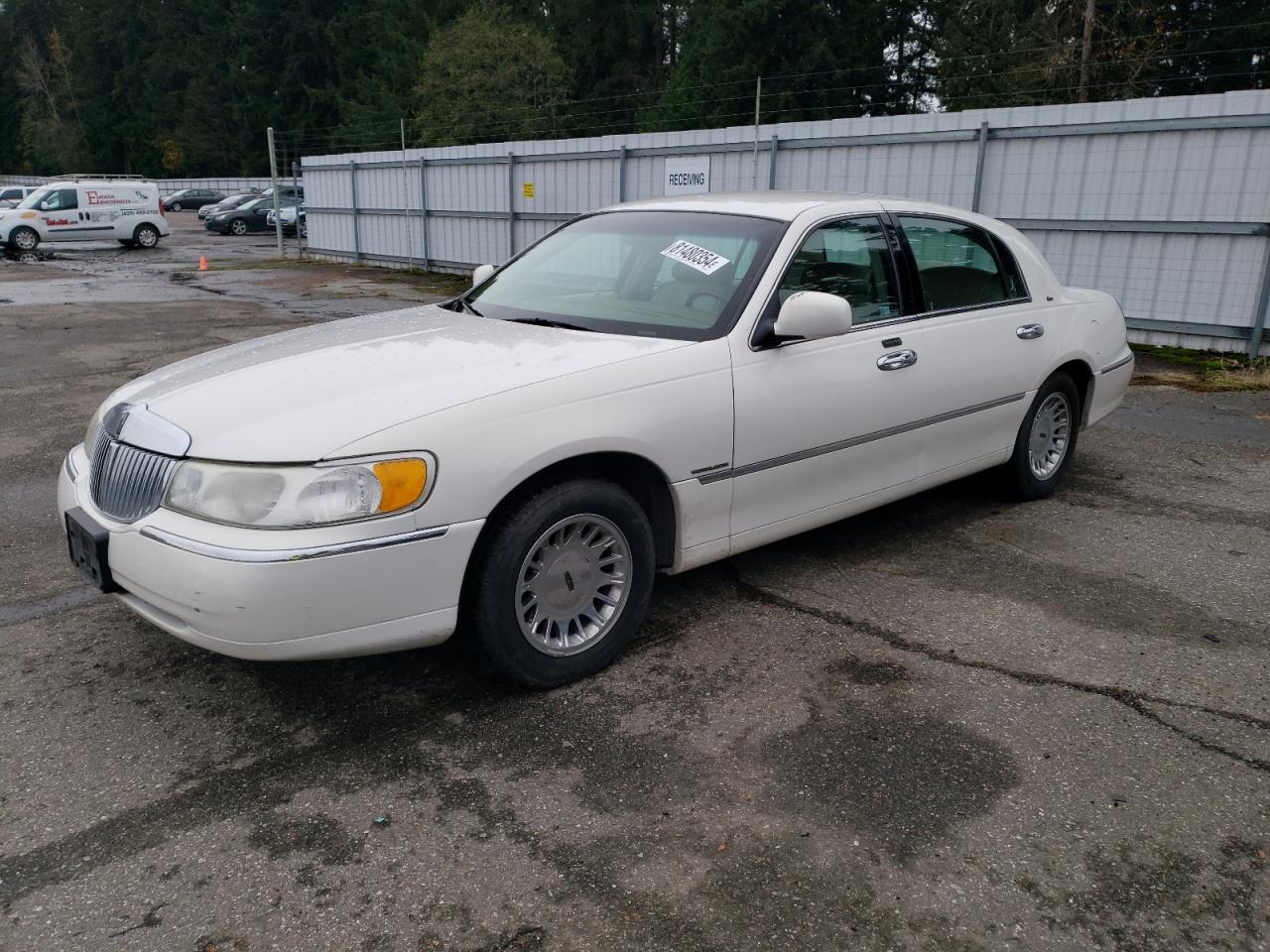 LINCOLN TOWN CAR C 2001
