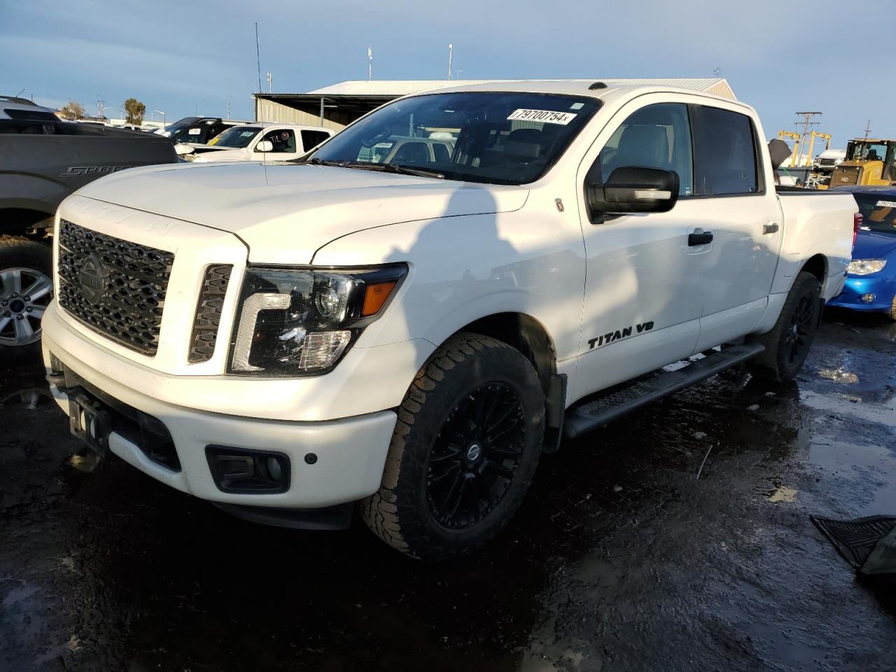 NISSAN TITAN SV 2018