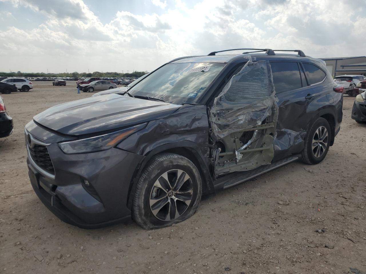 TOYOTA HIGHLANDER 2022