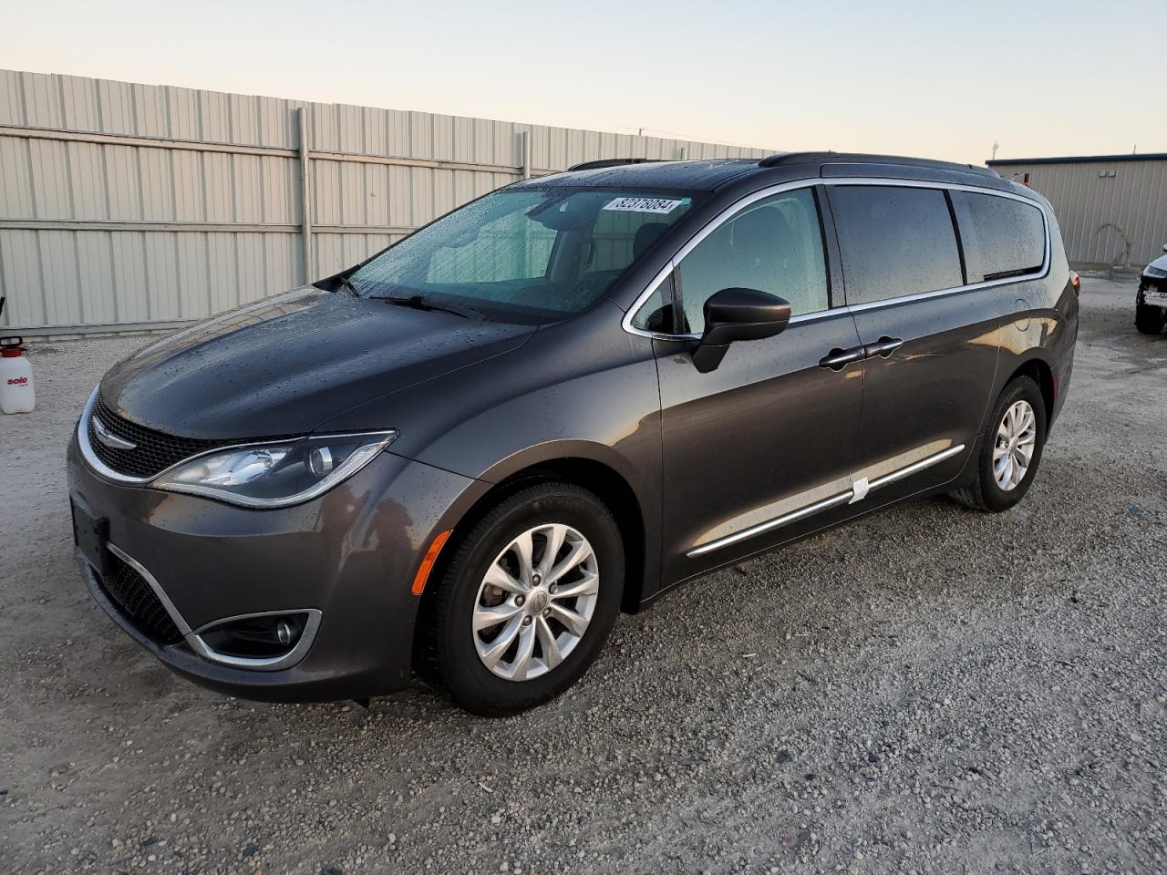 CHRYSLER PACIFICA T 2017