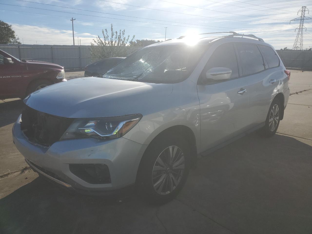 NISSAN PATHFINDER 2018