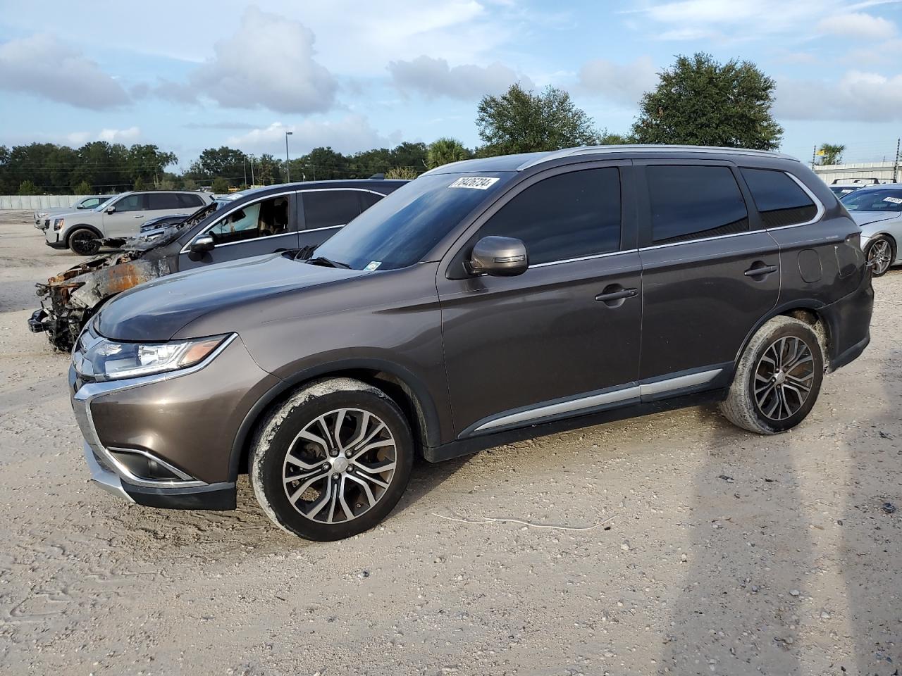 MITSUBISHI OUTLANDER 2017