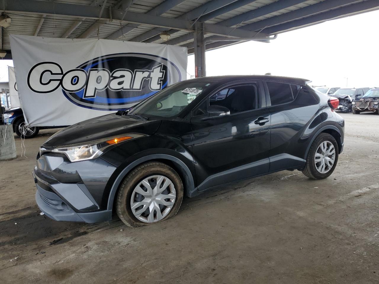TOYOTA C-HR XLE 2019