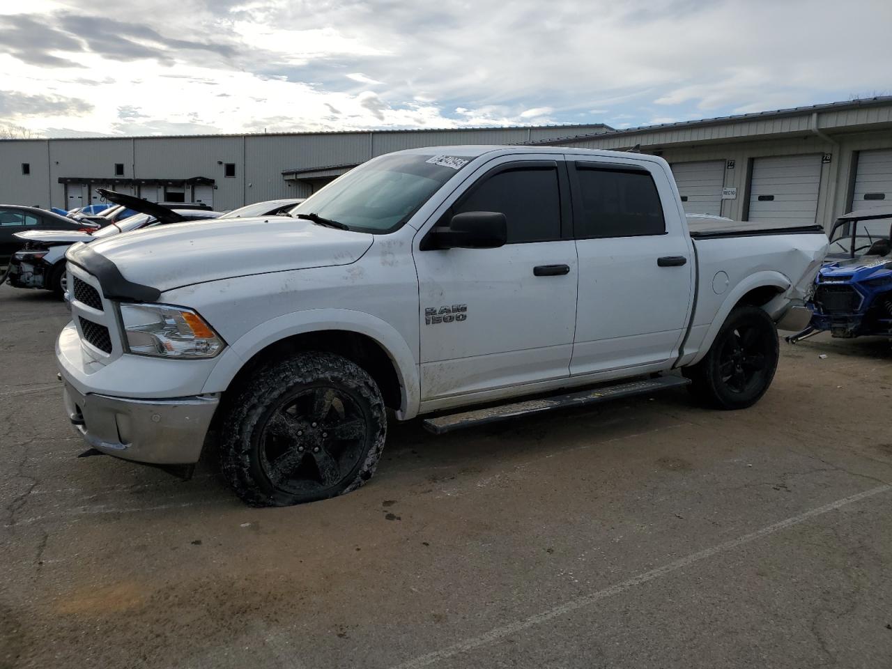 RAM 1500 SLT 2015