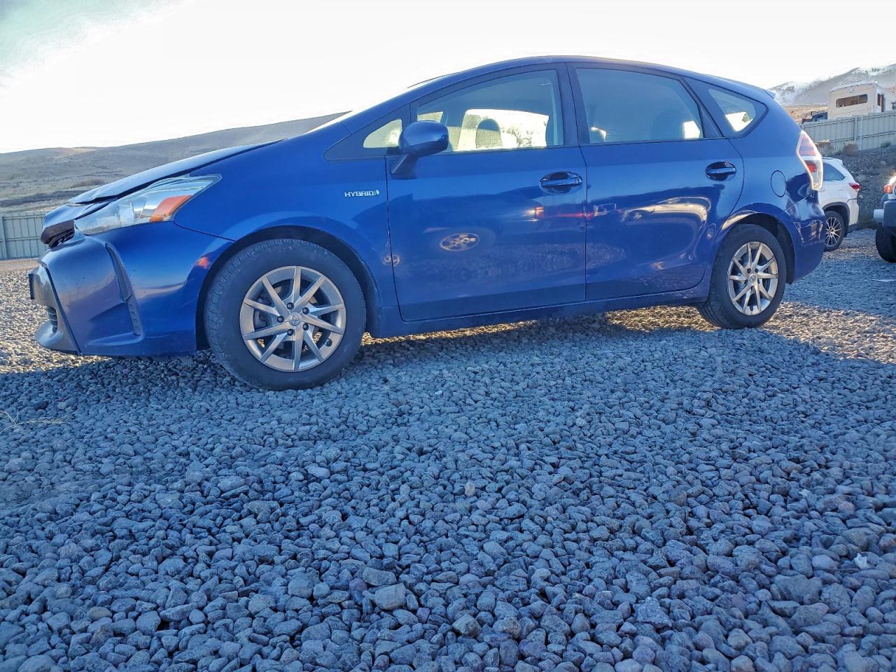 TOYOTA PRIUS V 2016