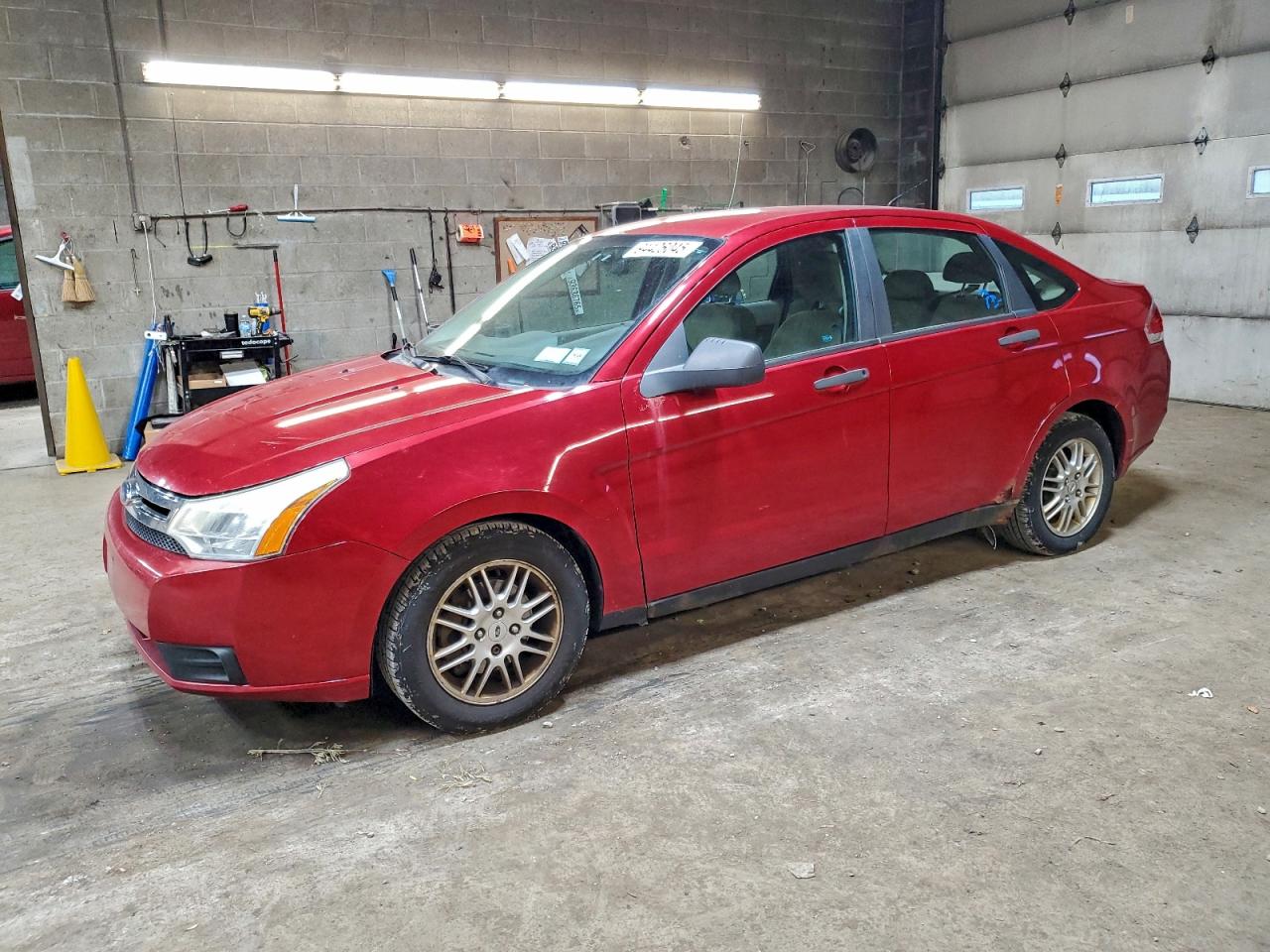 FORD FOCUS AMBI 2010