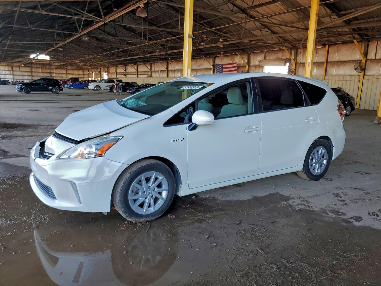 TOYOTA PRIUS V 2013