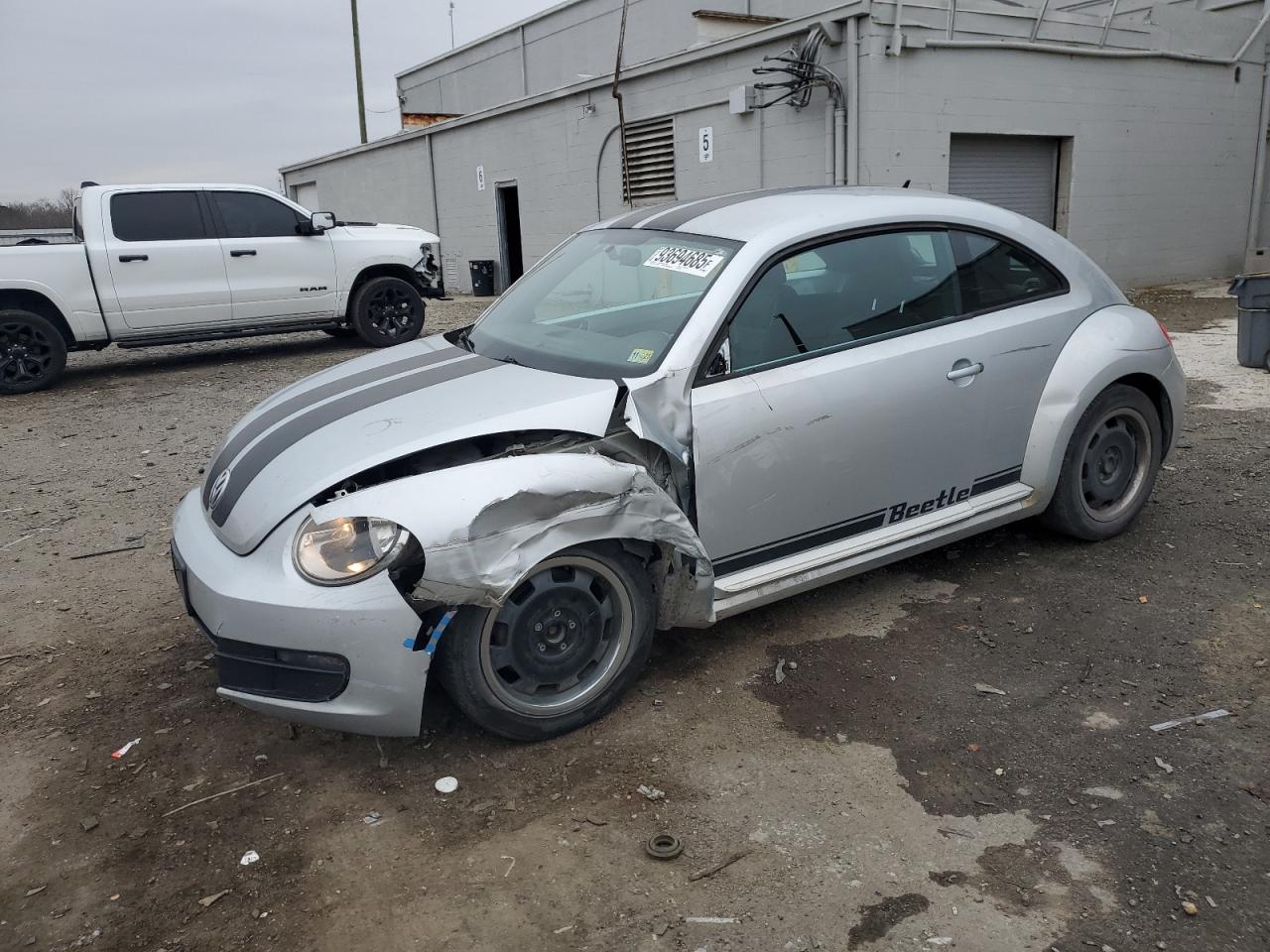 VOLKSWAGEN BEETLE 2012
