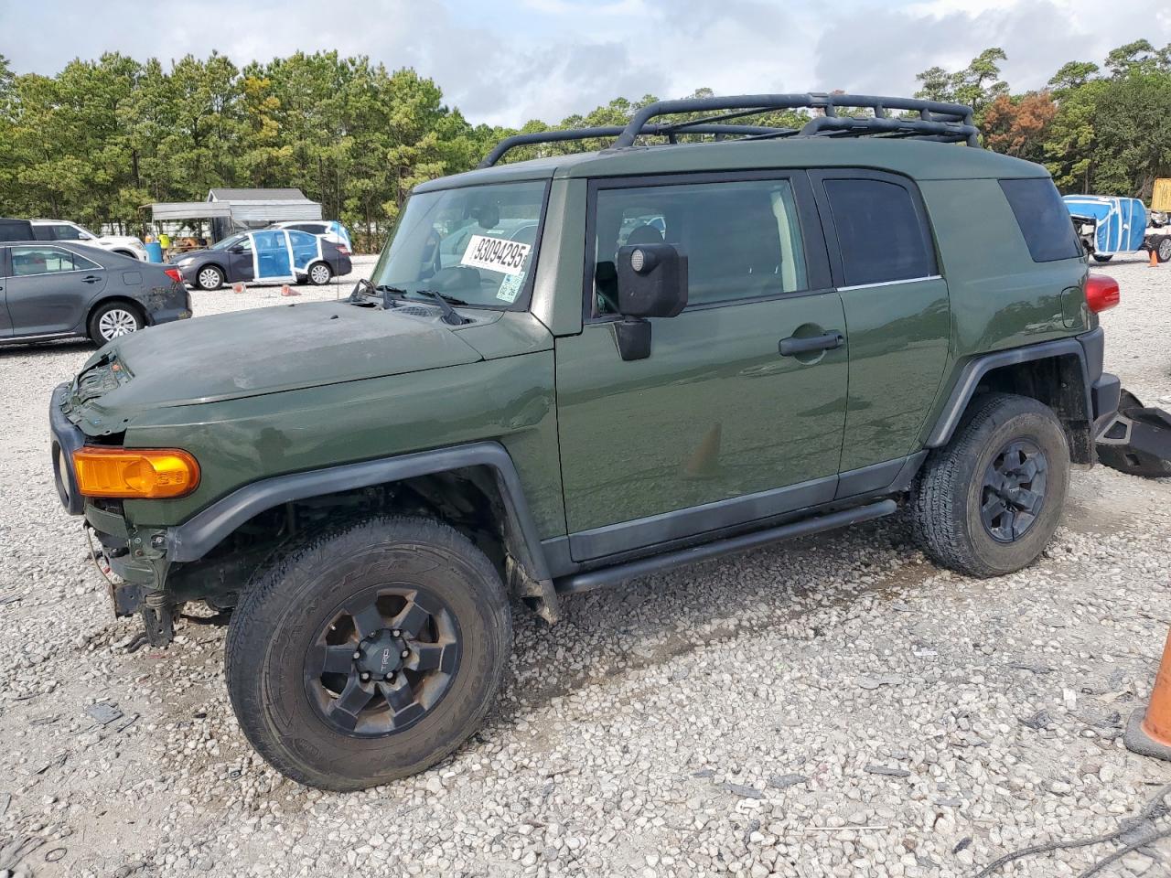 TOYOTA FJ CRUISER 2011