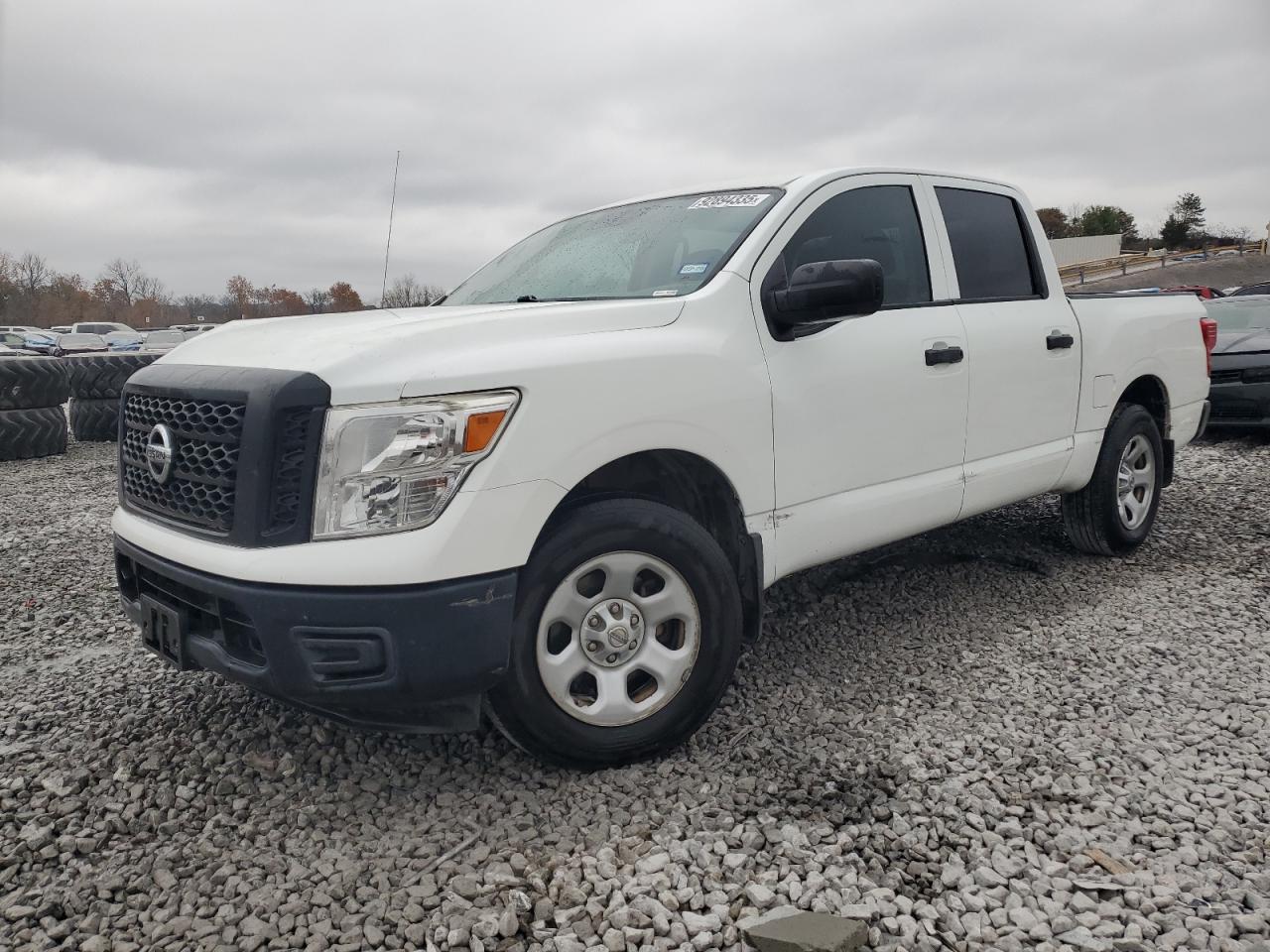 NISSAN TITAN 2018
