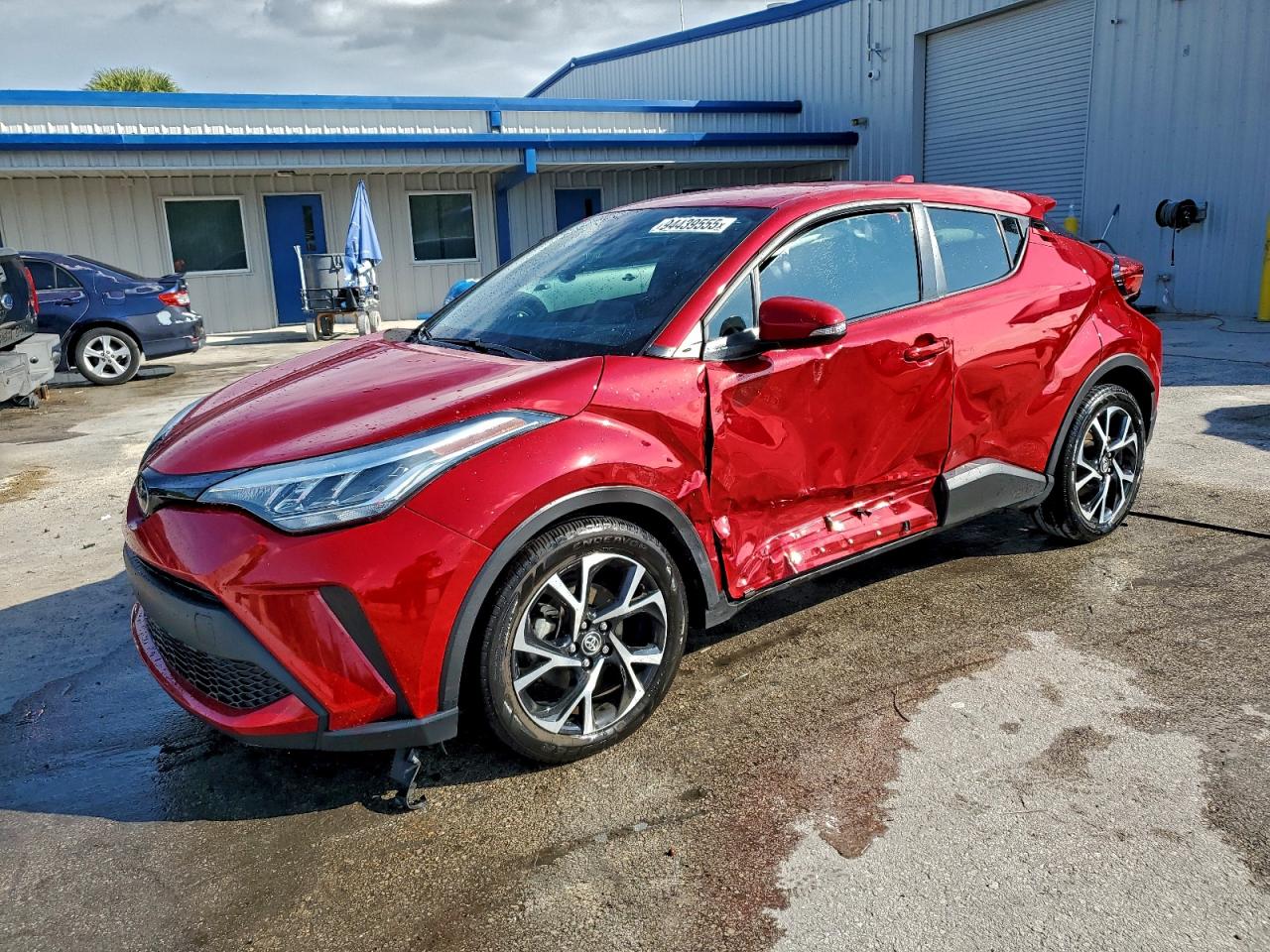 TOYOTA C-HR XLE 2021