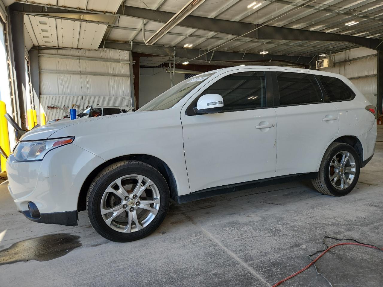 MITSUBISHI OUTLANDER 2014