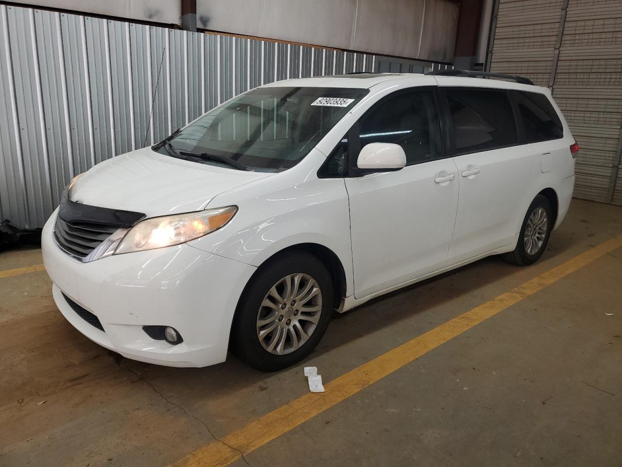 TOYOTA SIENNA XLE 2012