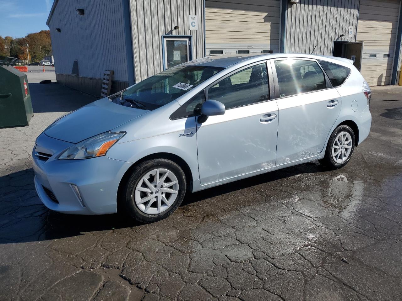 TOYOTA PRIUS V 2012