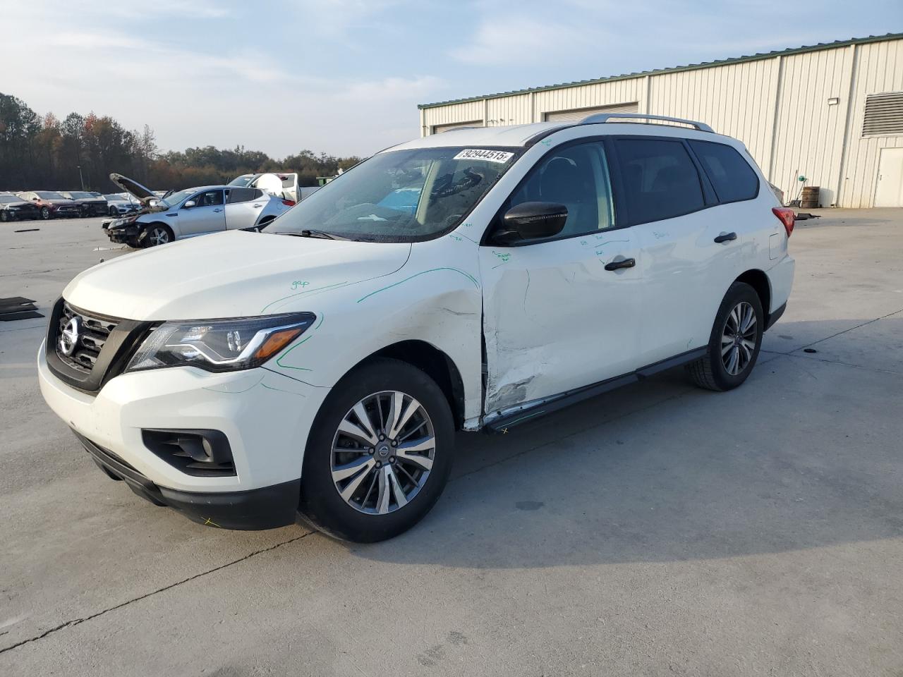 NISSAN PATHFINDER 2018
