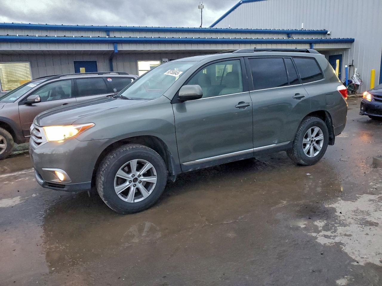 TOYOTA HIGHLANDER 2011