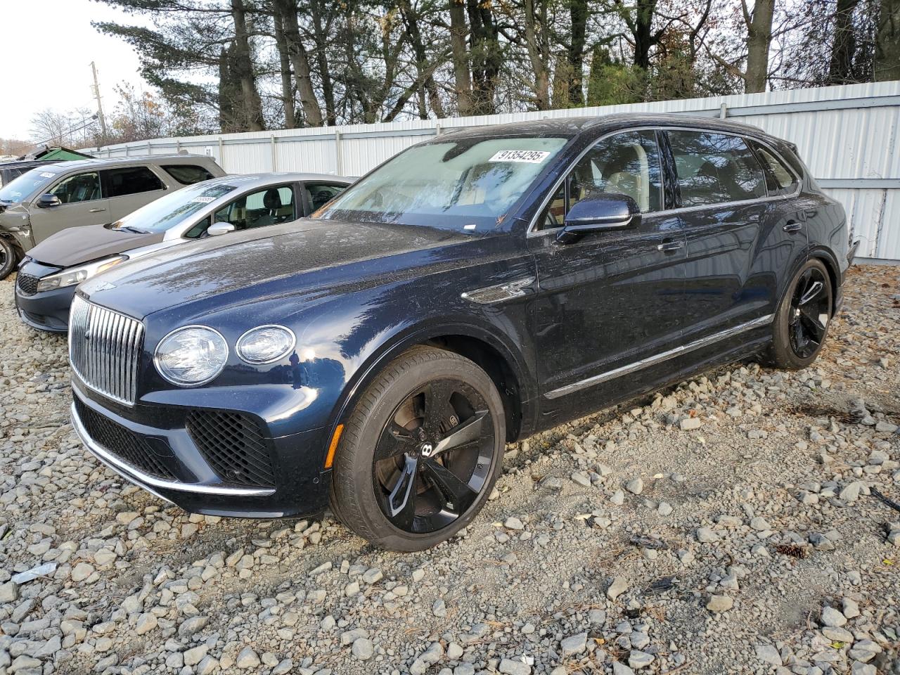BENTLEY BENTAYGA 2023