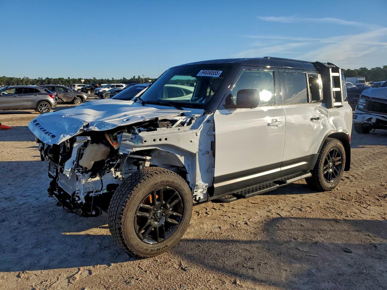 LAND ROVER DEFENDER 2024