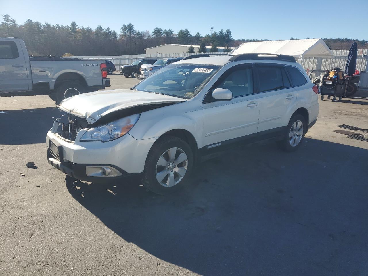 SUBARU OUTBACK 2011