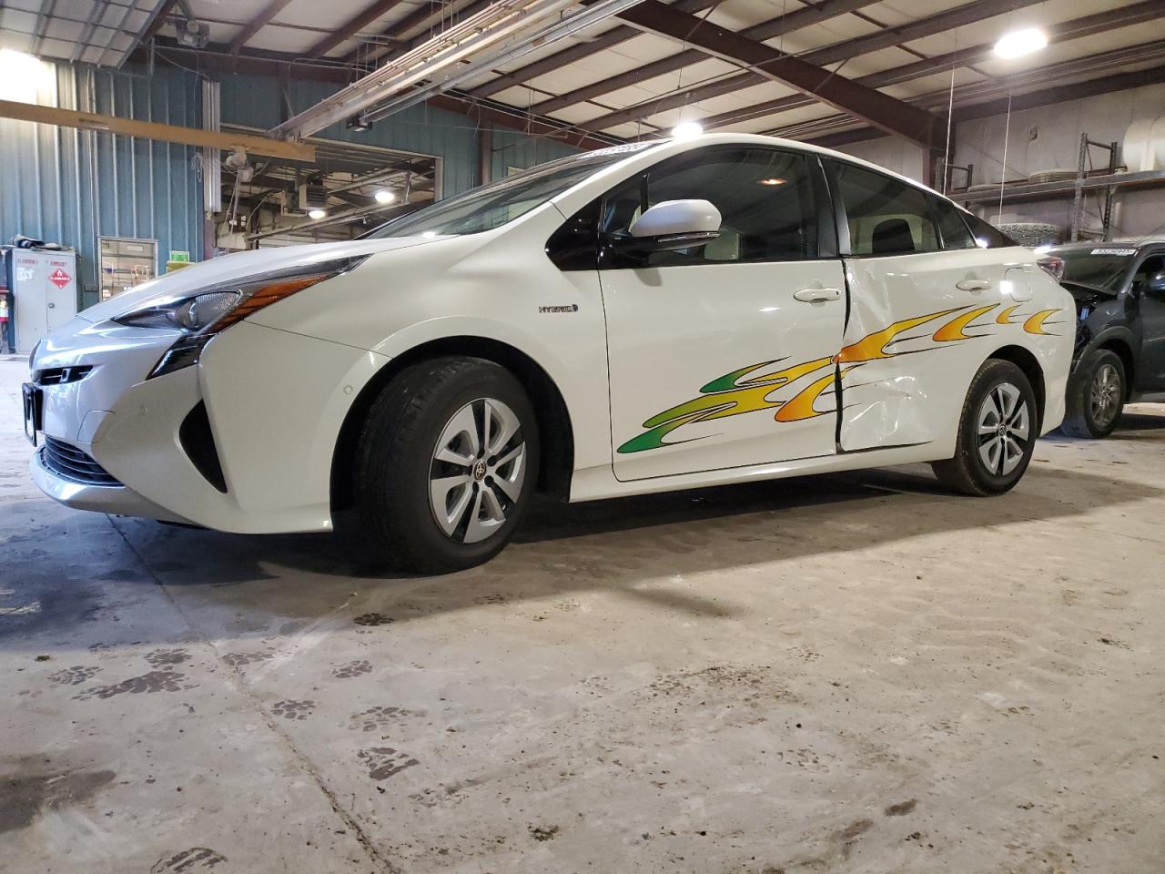 TOYOTA PRIUS 2017