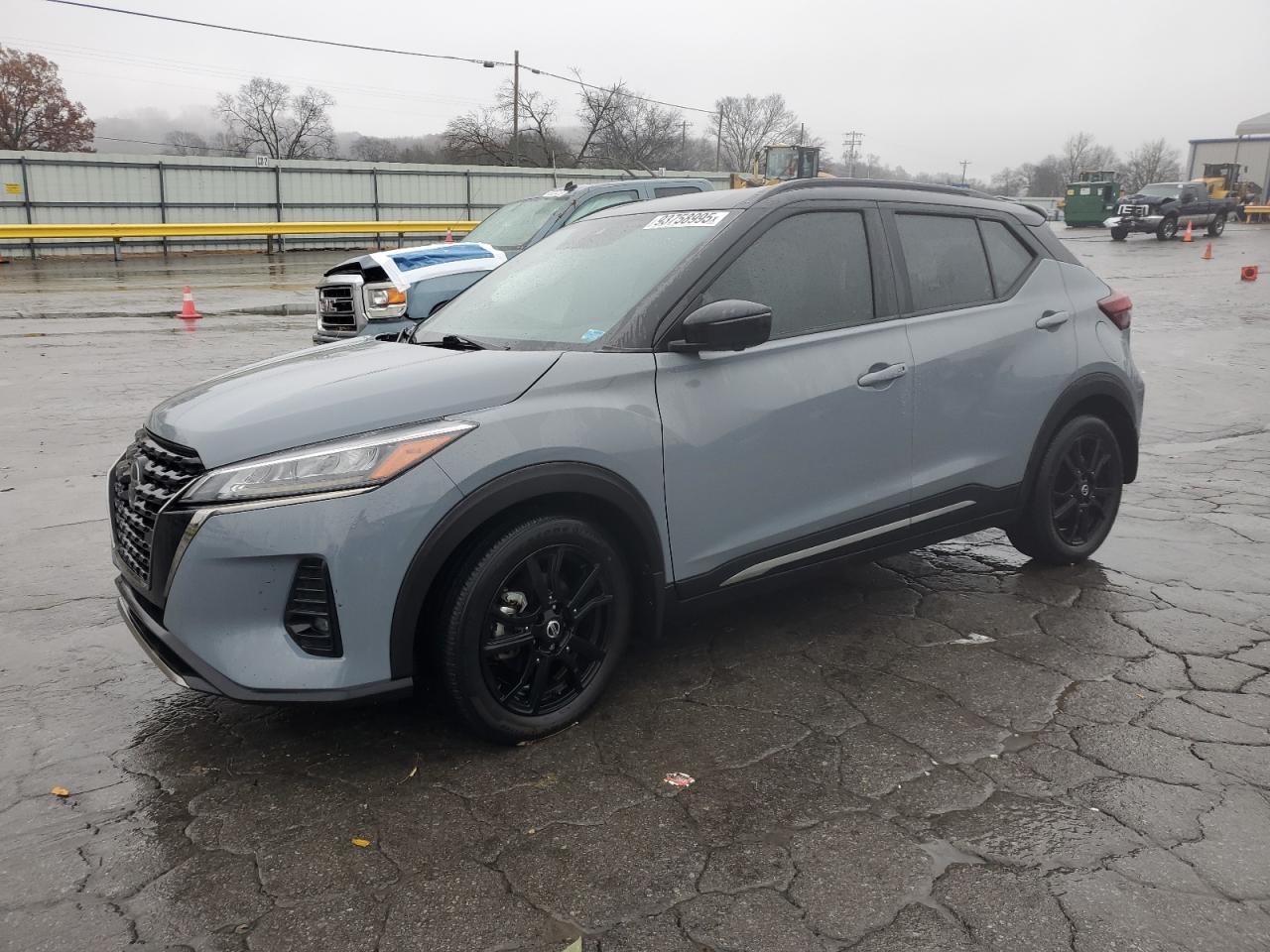 NISSAN KICKS 2021