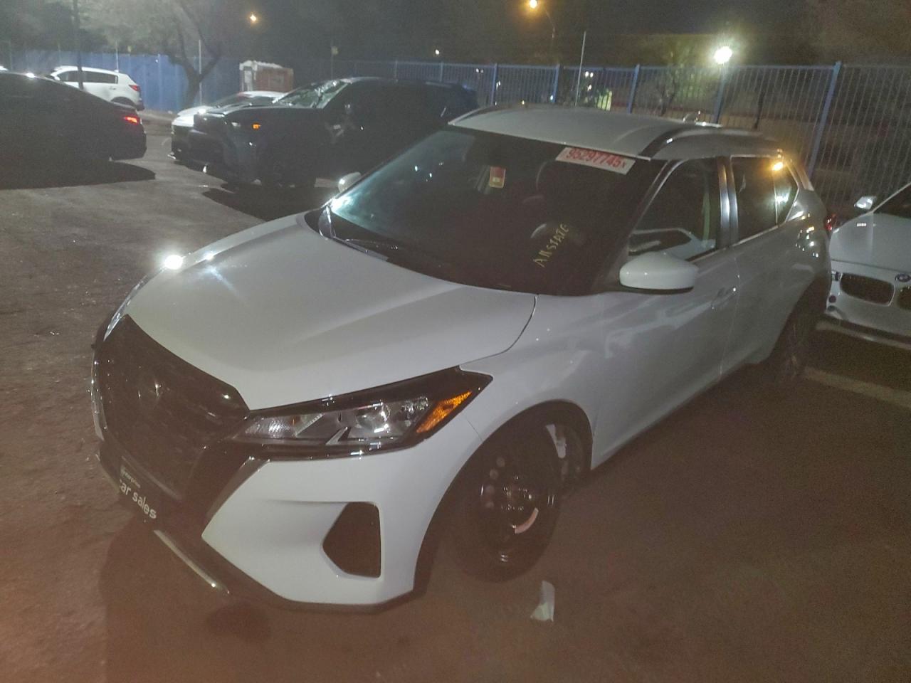 NISSAN KICKS SV 2021