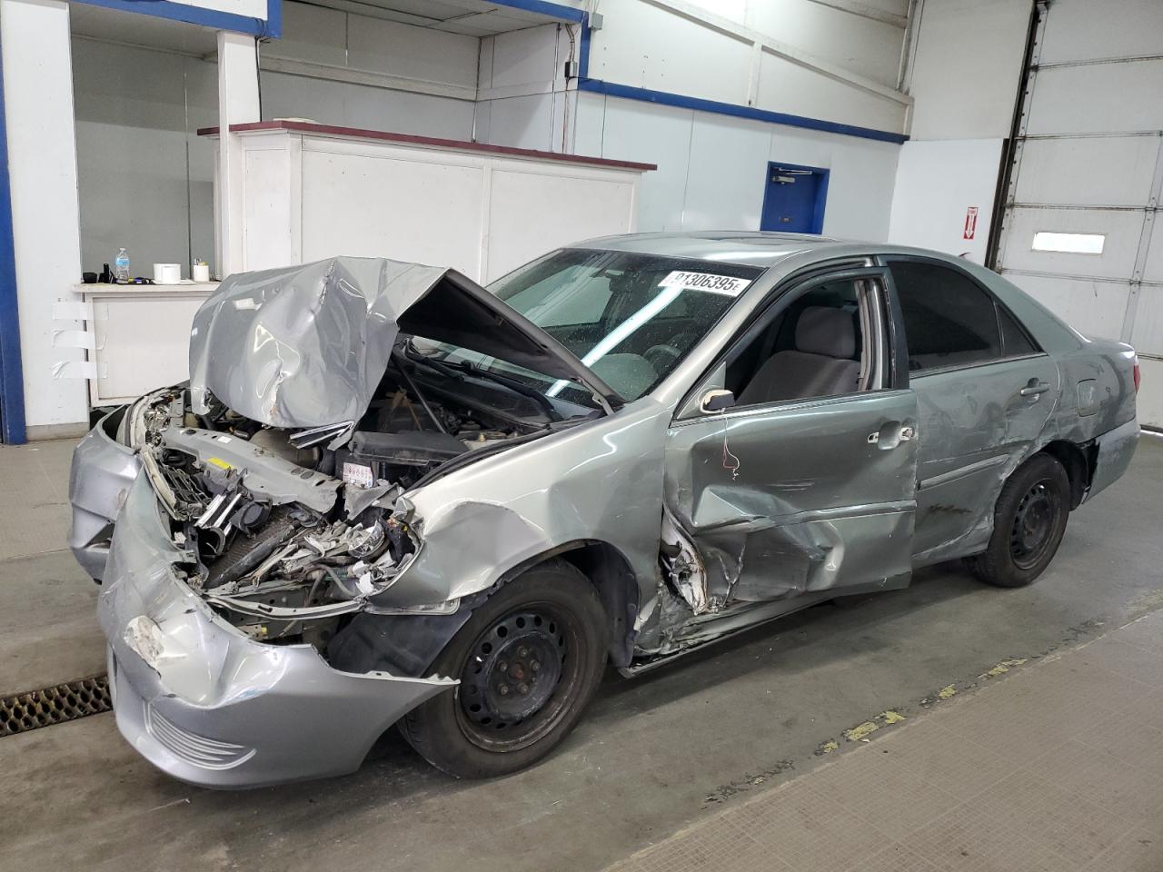 TOYOTA CAMRY LE 2005