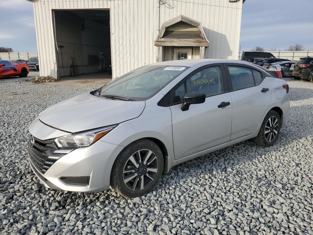 NISSAN VERSA 2024