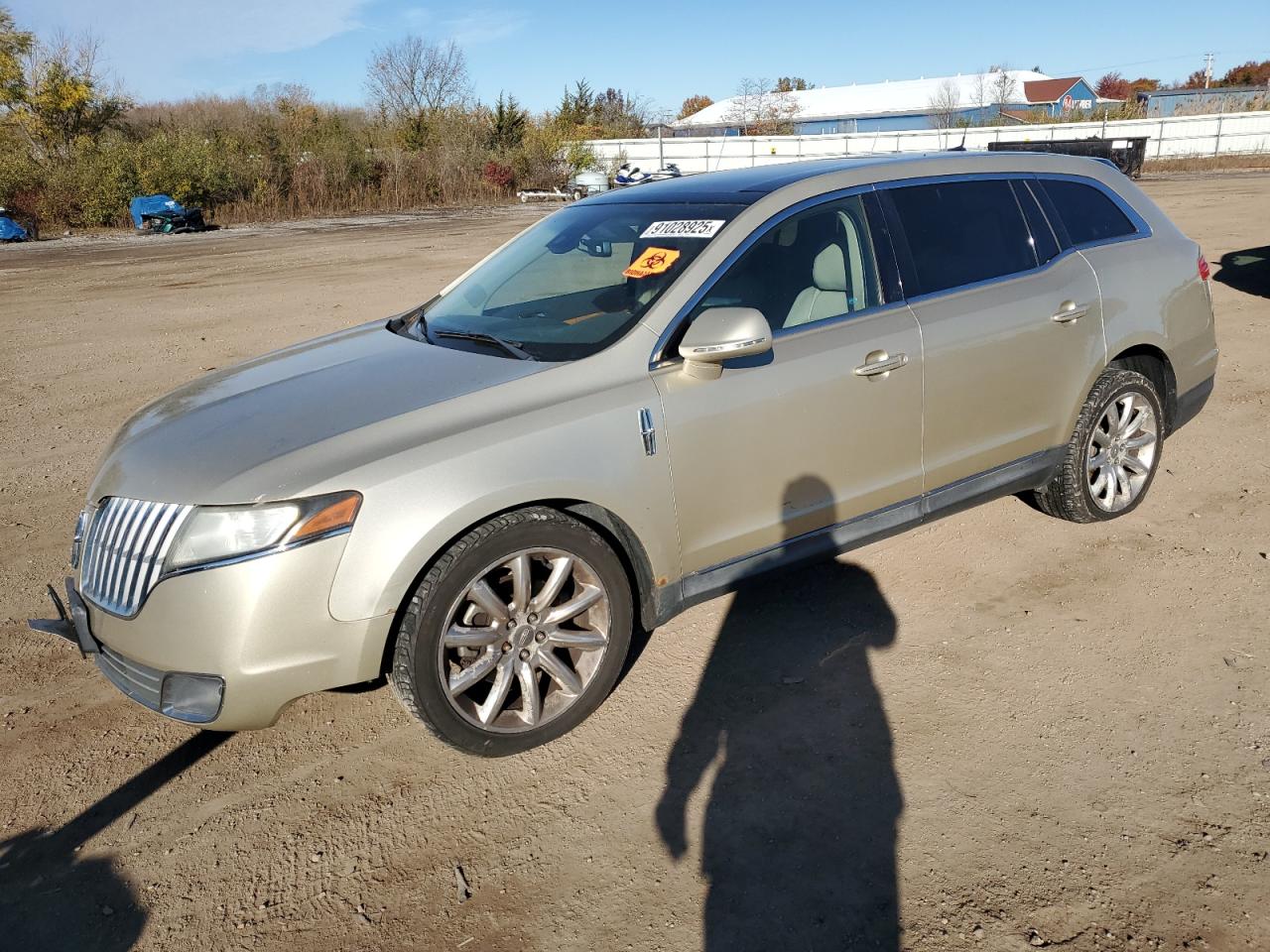 LINCOLN MKT 2011