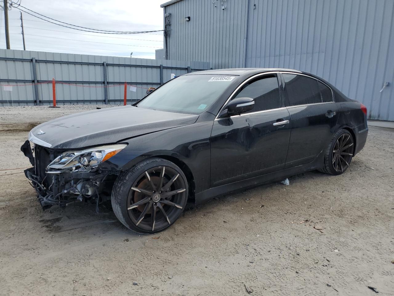 HYUNDAI GENESIS 3. 2012
