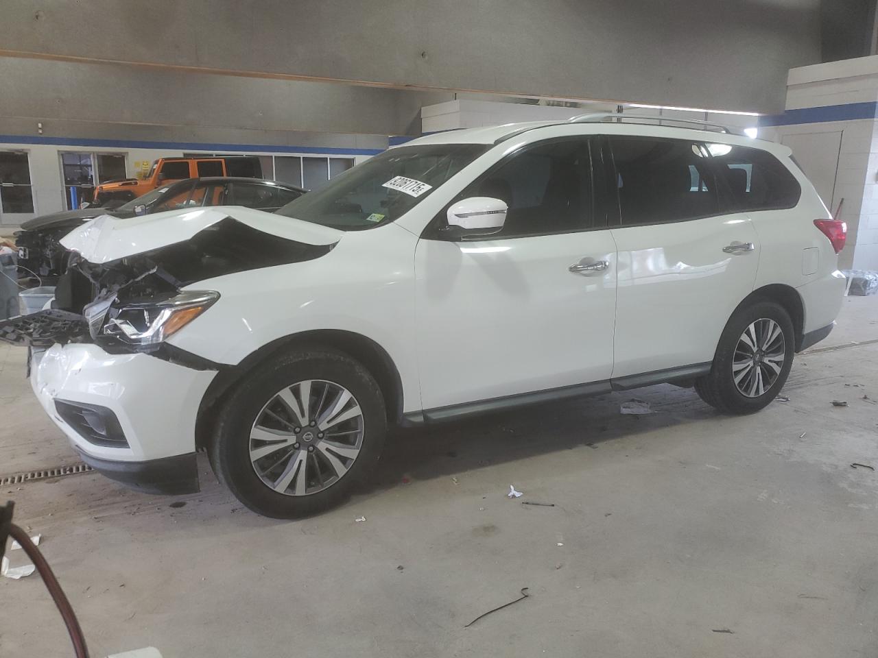 NISSAN PATHFINDER 2017