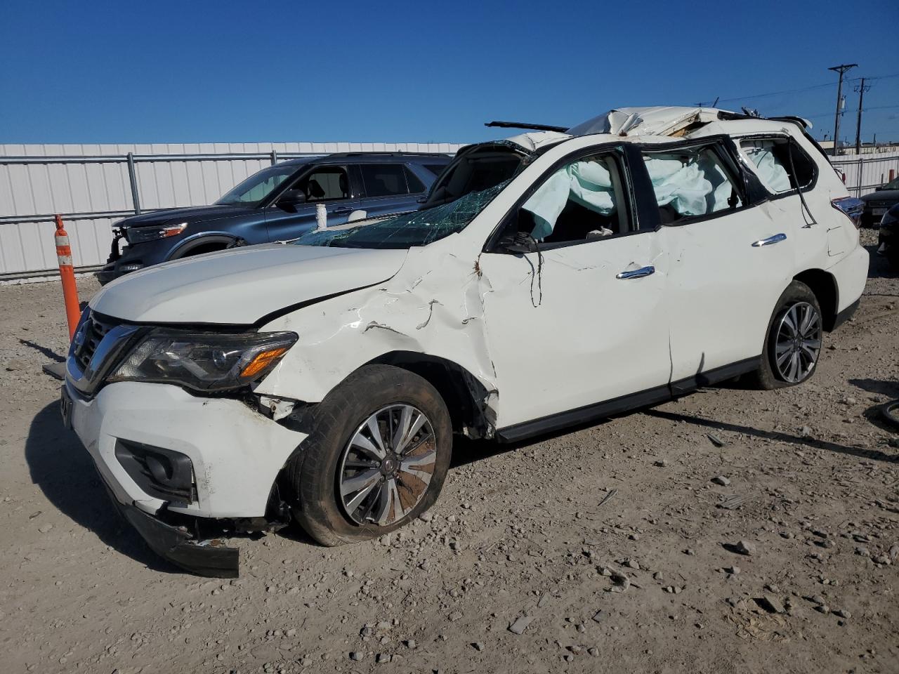 NISSAN PATHFINDER 2017