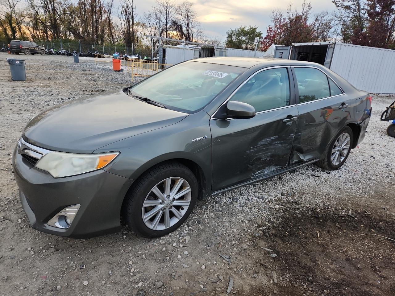 TOYOTA CAMRY 2013