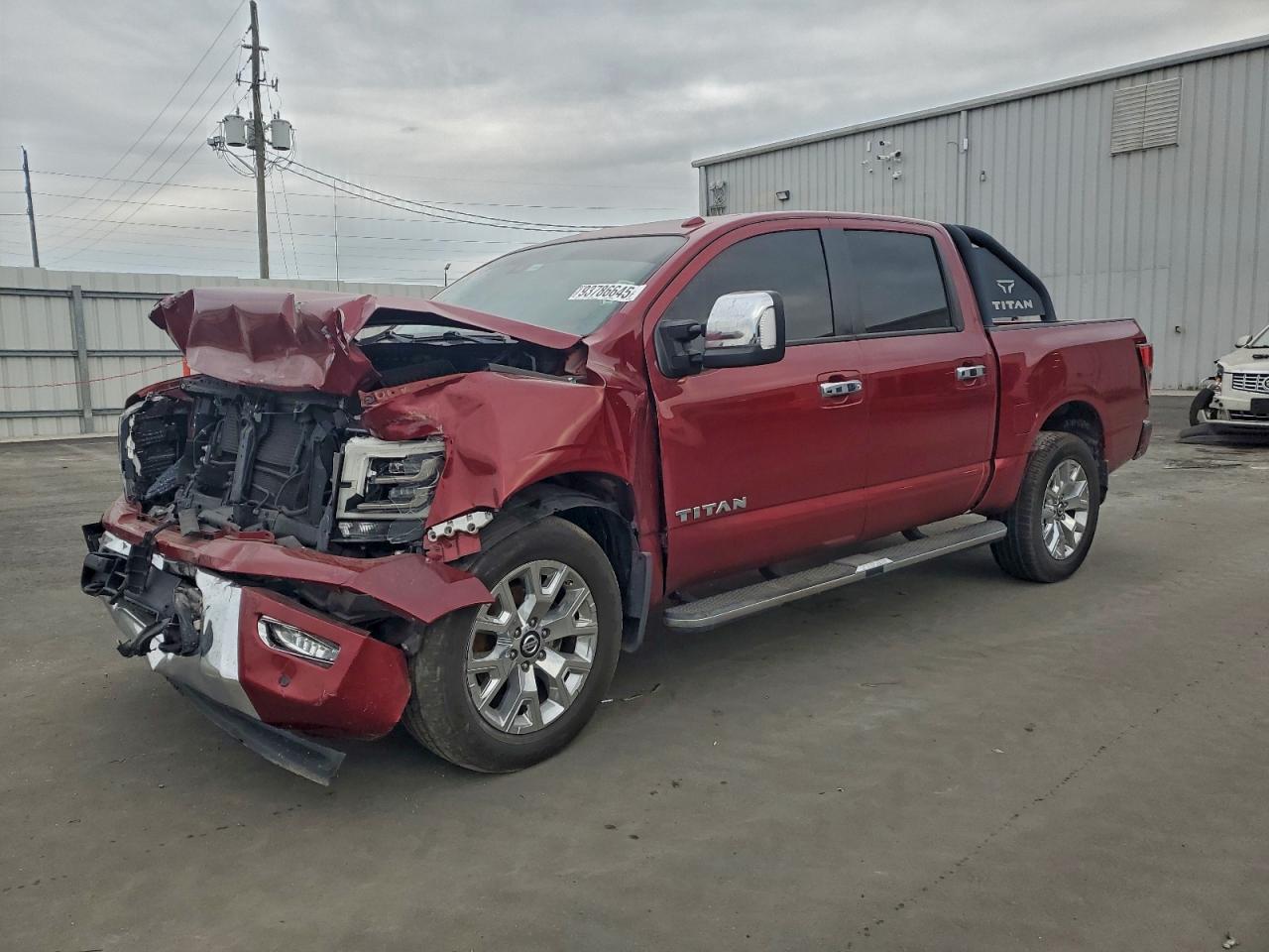 NISSAN TITAN 2021