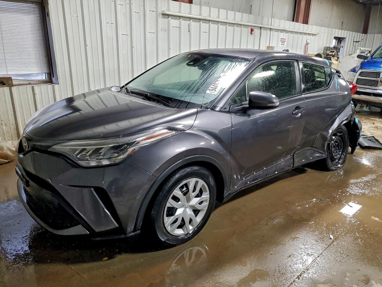 TOYOTA C-HR XLE 2021