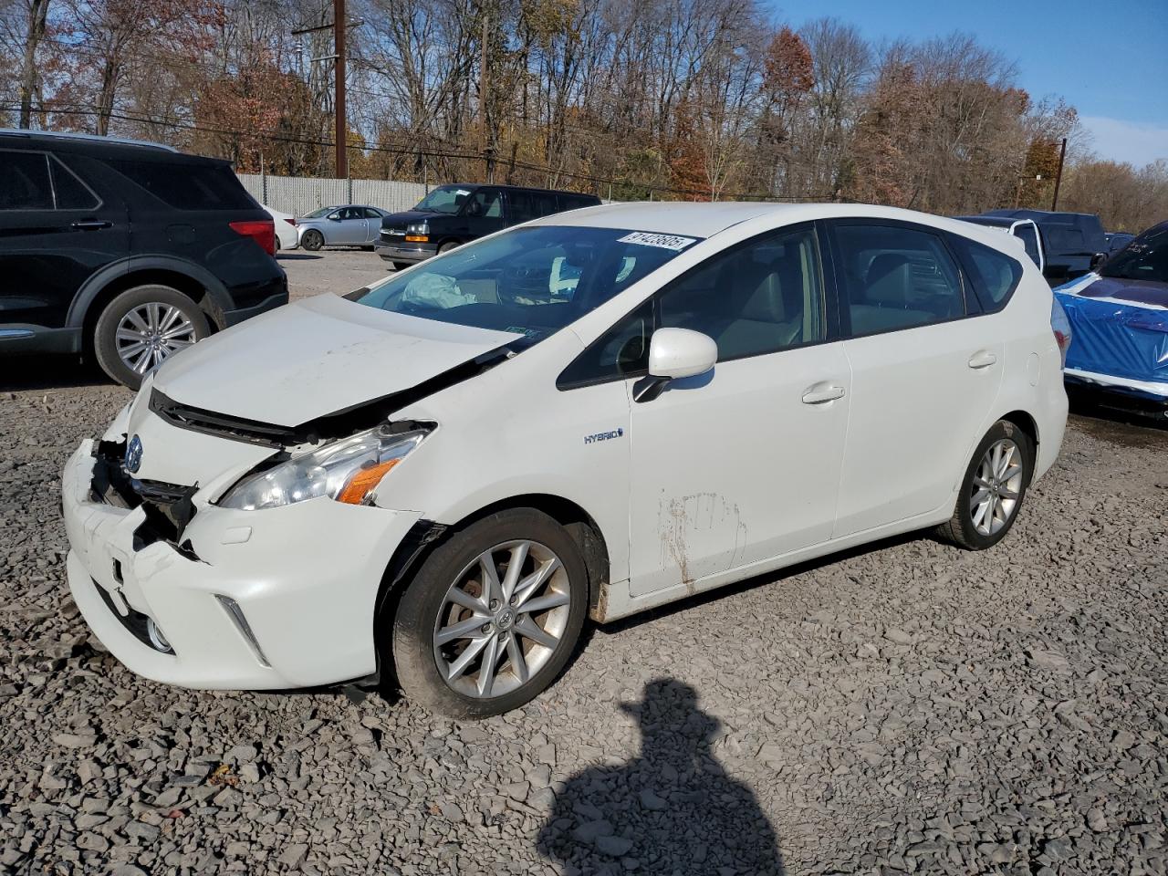 TOYOTA PRIUS V 2012
